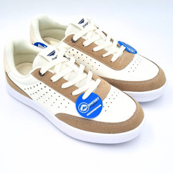 Zapatilla casual beige.  Jhayber