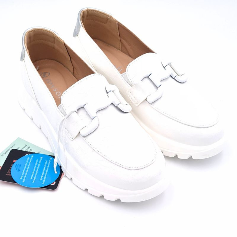 Mocasín de mujer color blanco doble suela antideslizante planta acolchada. MYSOFT