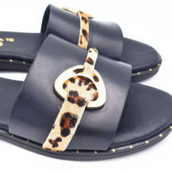 Pala de piel. Planta confort. Aplique print animal. Wikers